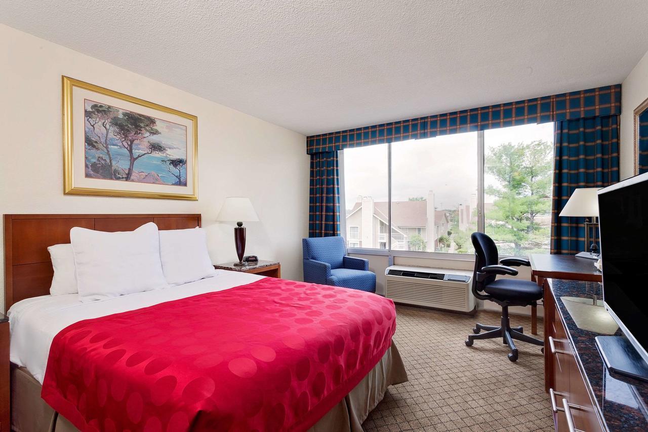 Ramada By Wyndham Fishkill Hotel Buitenkant foto